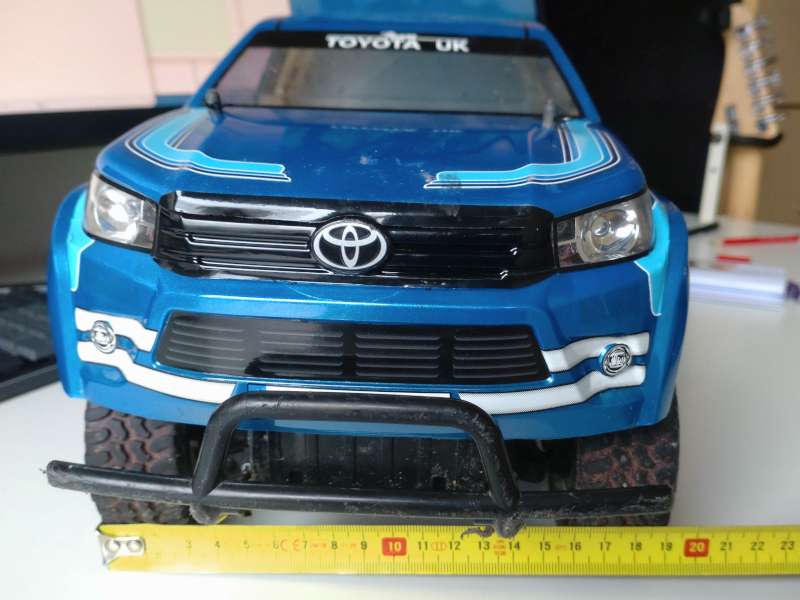 Tamiya CC-02 Toyota Hilux Extra Cab - original wheels